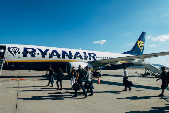 Opóźniony lot Ryanair – czym jest ubezpieczenie podróżne?